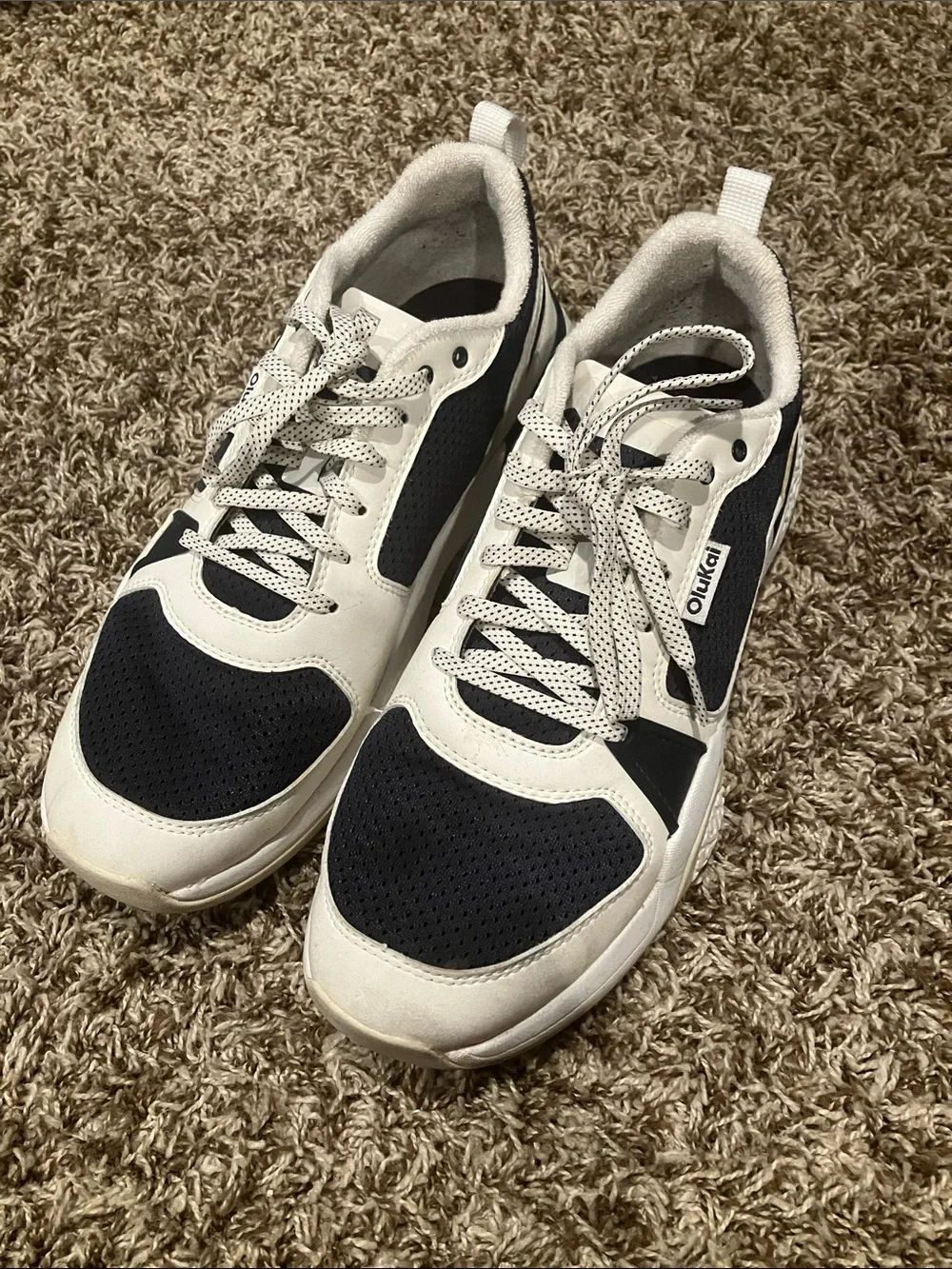 OluKai Men's Navy and White Casual Sneakers